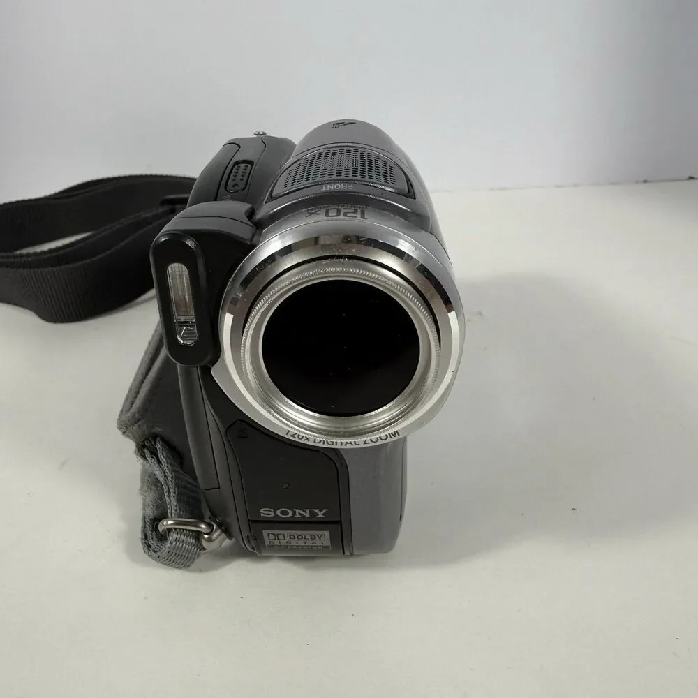 Sony Handycam DCR-DVD403 Video Camera Camcorder 120x Zoom Charger & Batteries